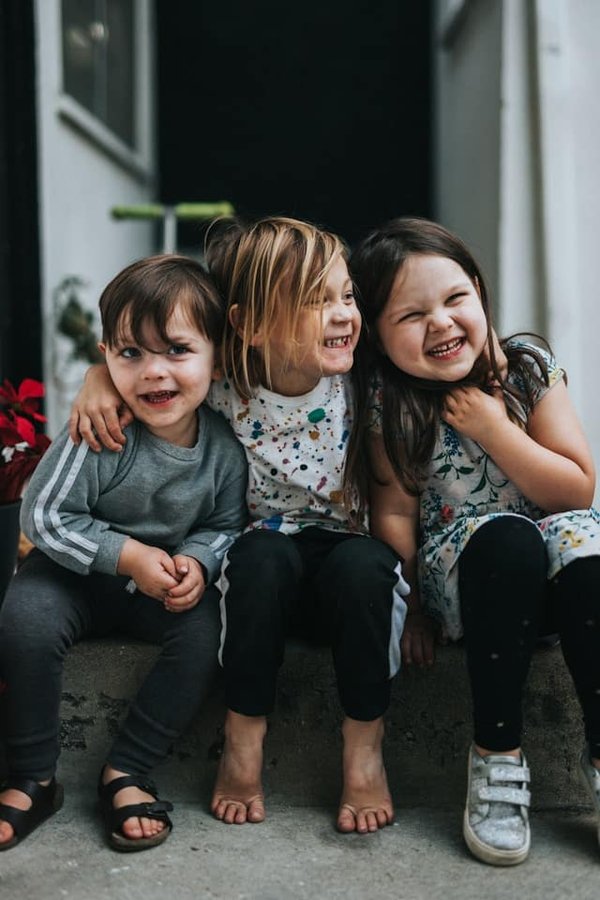What are the safest and most stylish stair gate options for UK homes with young children?